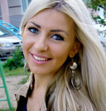 photos of woman - howtodatingrussian.com