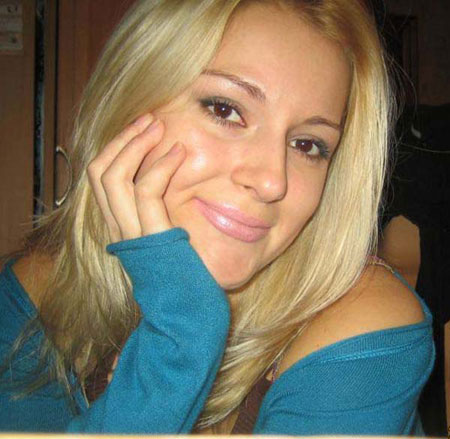 pictures of a woman - howtodatingrussian.com